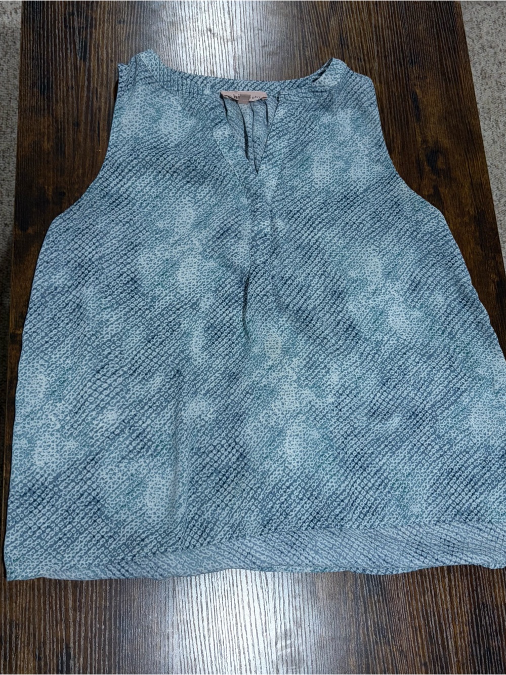 Philosophy size med Sleeveless Blue Patterned Shell Top